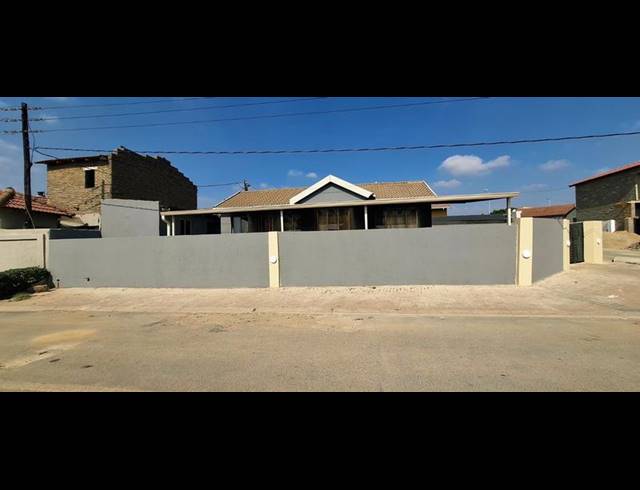 3 BEDROOM HOUSE FOR SALE IN EBONY PARK